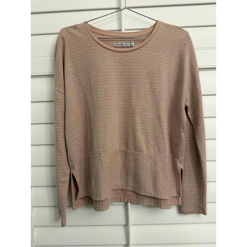 Abercrombie & Fitch‎ pink sweater with gray pinstripes size Medium